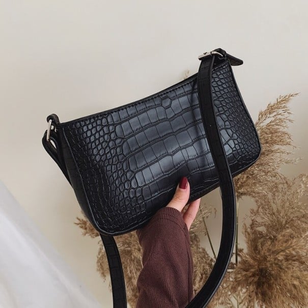 Damentasche unter dem Arm mit Krokodilleder-Muster Kurzer Schulterriemen mit Schnalle Reißverschluss PU-Leder und Polyester 23 x 15 x 3,5 schwarz