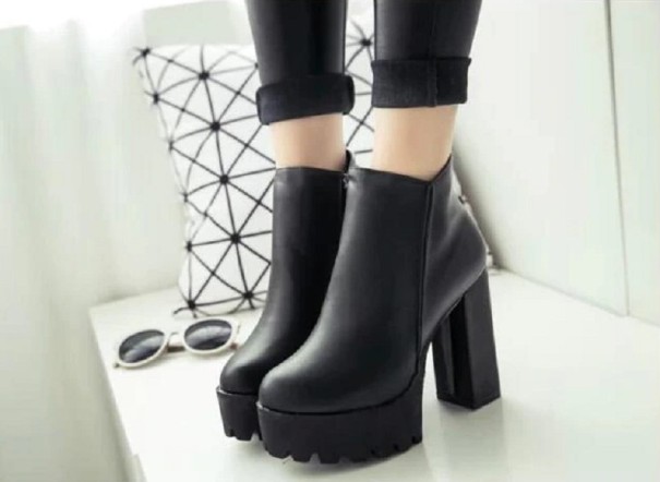 Dames enkellaarsjes met plateauzool A652 35