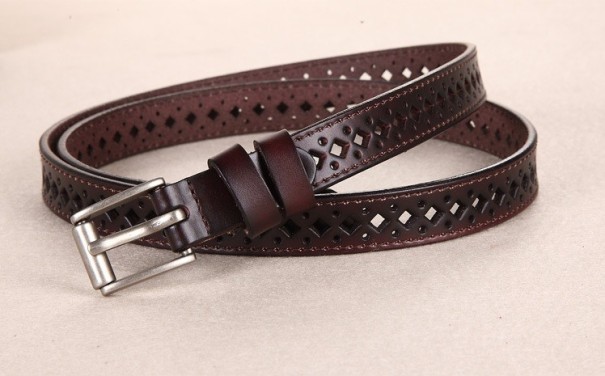 Dames geperforeerde leren riem J842 bruin