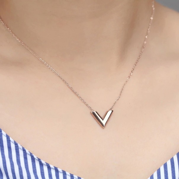 Dames ketting letter V G830