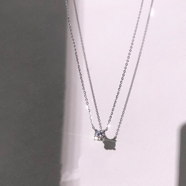 Dames ketting met zirkoon M