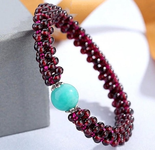 Dames kralenarmband granaat 2