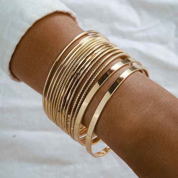 Dames massieve armband 14 st. 1