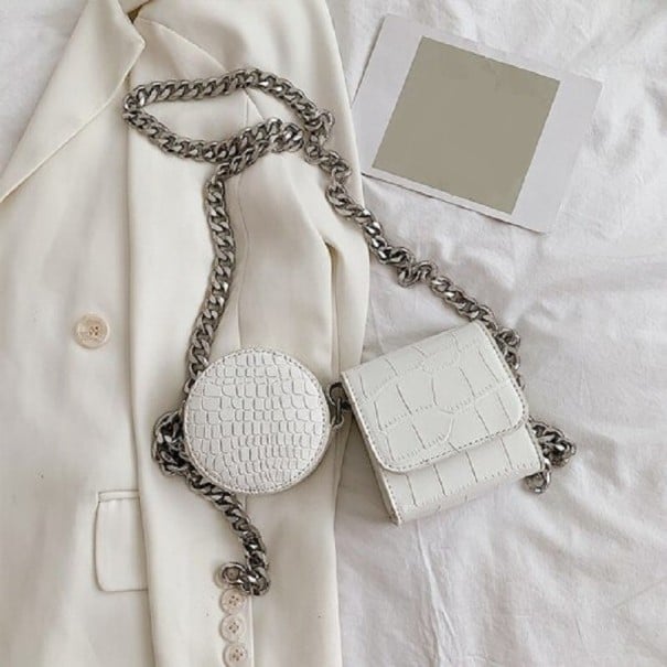 Dames mini crossbody handtas met rond ritsvak Stevige metalen ketting over de schouder Krokodillenpatroon PU leer en polyester 11 x 12 x 7 wit