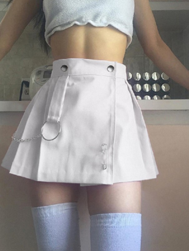 Dames minirok met hoge taille en ketting