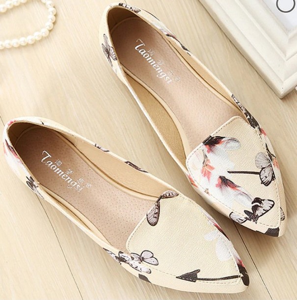 Dames mocassins met vlinderprint crème 38