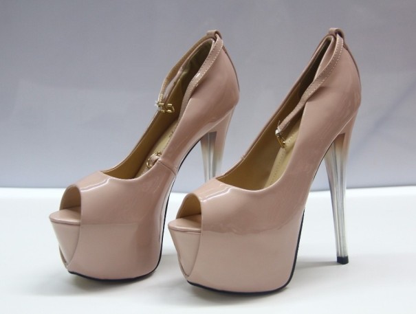 Dames pumps met hoog platform