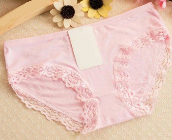 Dames slipje met kant Valentina roze M