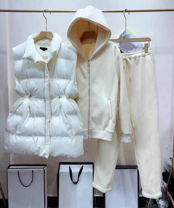 Dames sweatshirt, joggingbroek en vest crème L