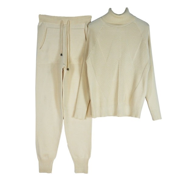 Dames trui en joggingbroek crème