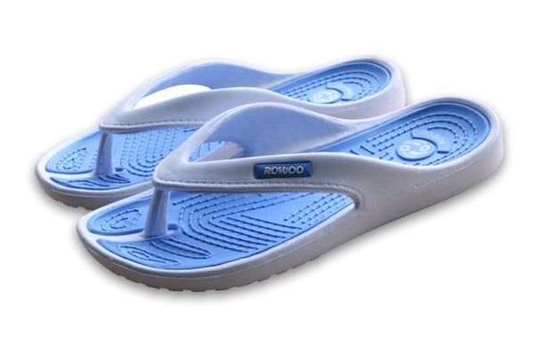 Dames zomer slippers met een tussen de tenen bandje Vervormde inlegzool met reliëfpatroon Sterke zool Brede afgeronde band EVA PVC donkerblauw 40