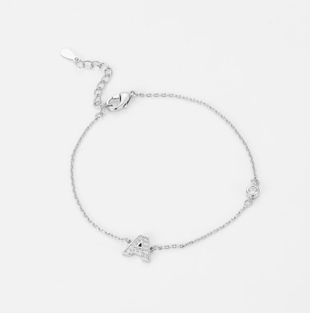 Damesarmband met letter W