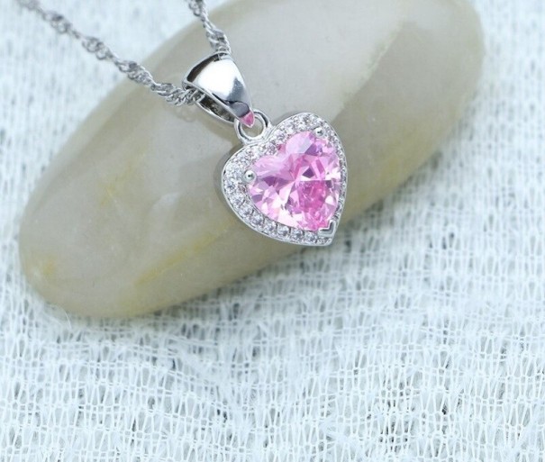 Dameshart ketting D501 roze