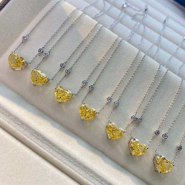 Dameshart ketting D704