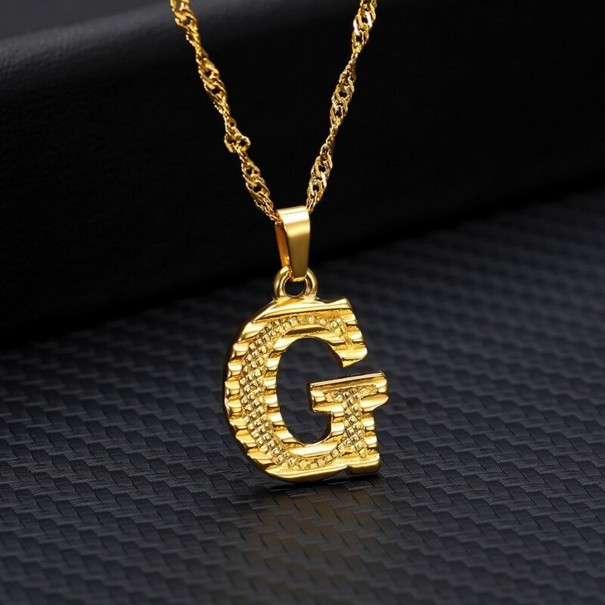 Damesketting met een letter G