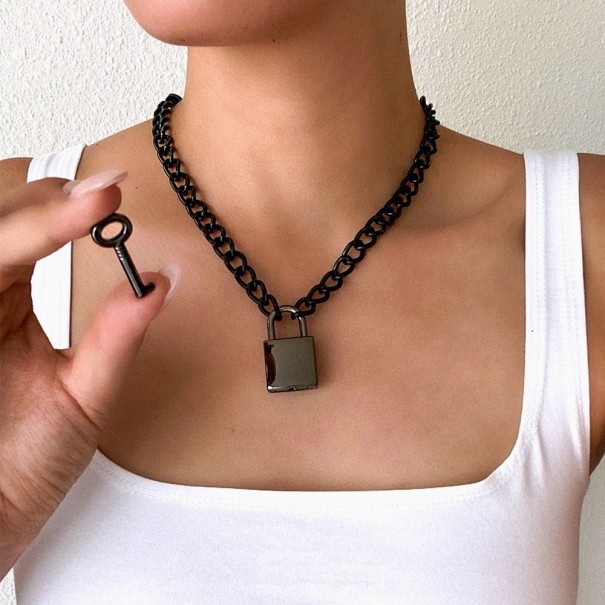 Damesketting met grote ogen 5
