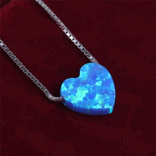 Damesketting met opaalhart 6