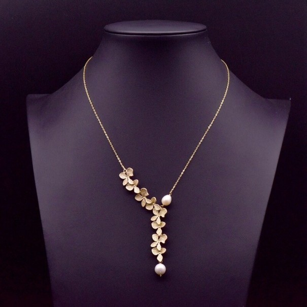 Damesketting met parels en bloemen 2