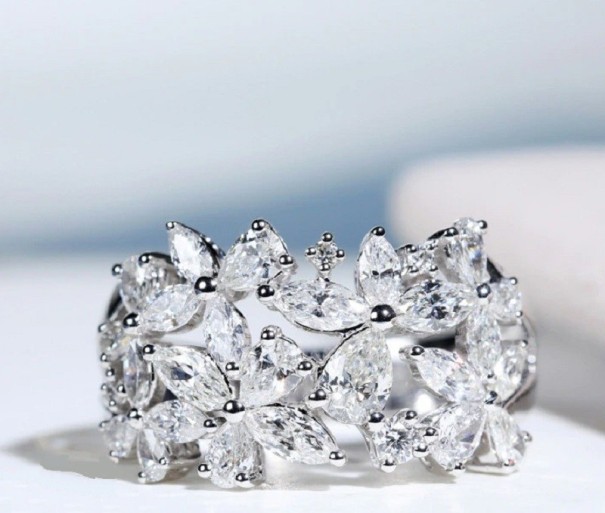 Damesring met bloemen D1599 10