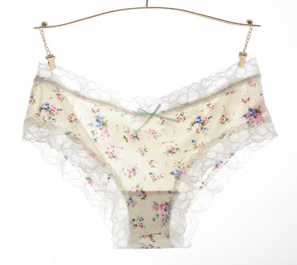Dametrusser med blonder og blomster J2826 gul L