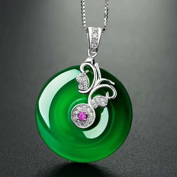 Damhalsband med cirkulärt hänge D508