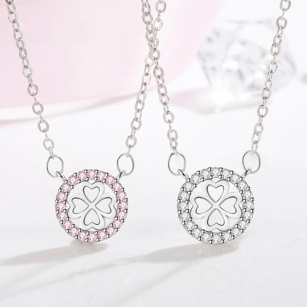 Damhalsband med cirkulärt hänge D770