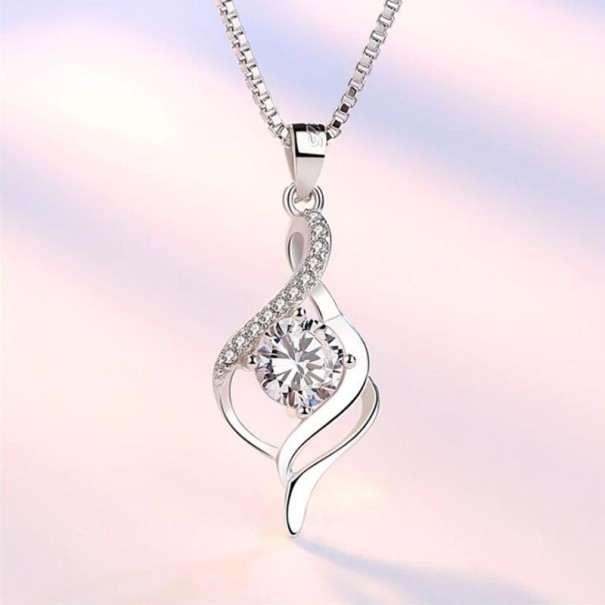 Damhalsband med hänge D440 vit