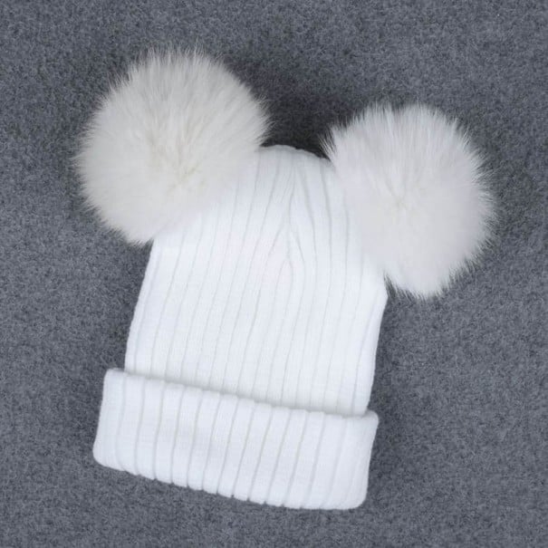 Dámsági téli sapka pomponokkal 6