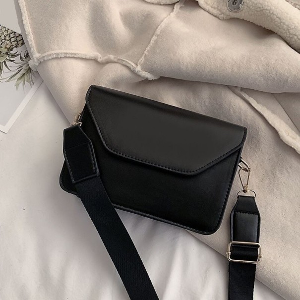 Dámska crossbody kabelka M1632 čierna