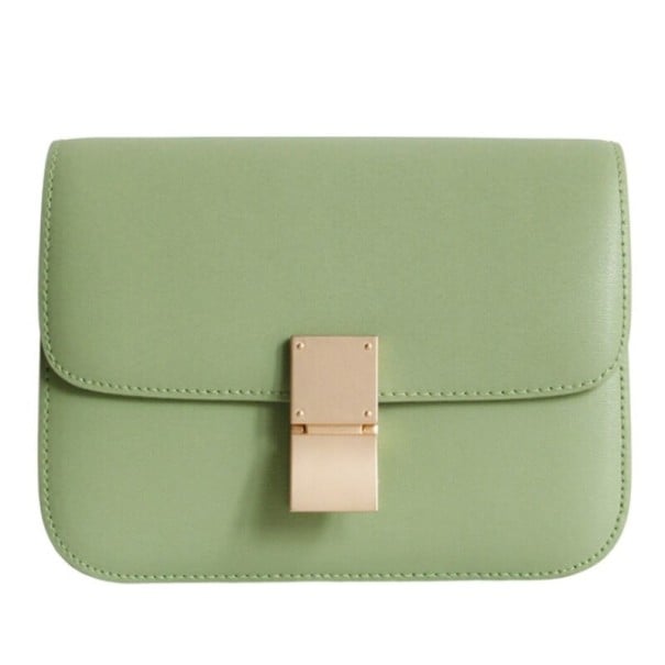 Dámska crossbody kabelka s klopou a obdlžníkovou kovovou sponou Hranatý minimalistický tvar Úzky popruh Pravá koža a PU koža S 2