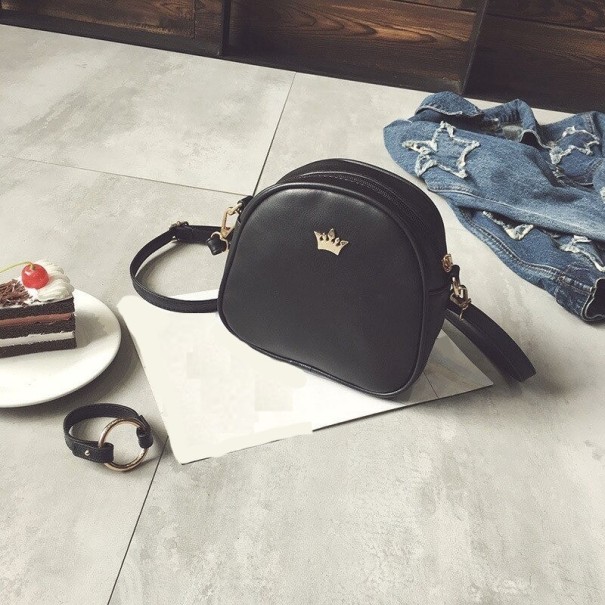 Dámská crossbody kabelka s korunkou černá