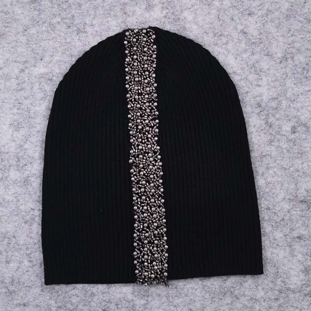 Damska czapka beanie z koralikami 1