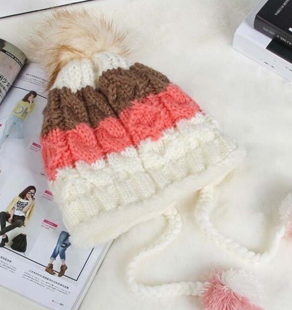 Damska czapka zimowa wykonana z bawełny w wielu kolorach biały