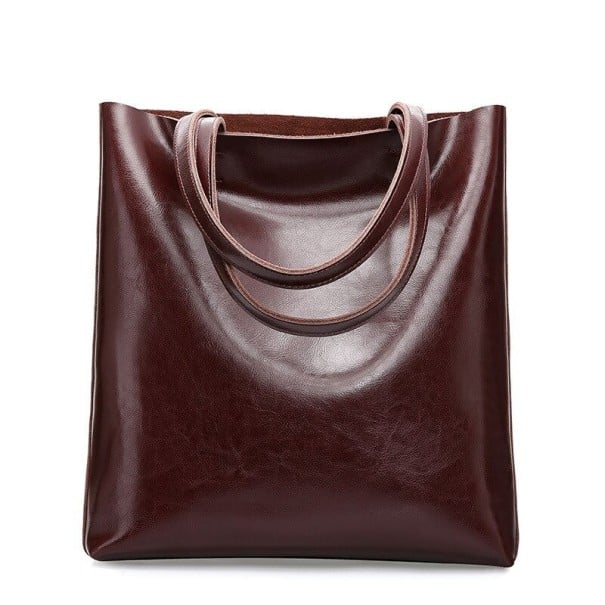 Dámska kabelka shopper cez rameno z pravej kože s lesklým povrchom Vysoký tvar so 2 dlhými ušami Priestranný vnútorný priestor 32 x 36 x 6 tmavo hnedá