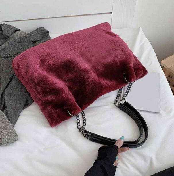 Dámská kabelka z umělé kožešiny M886 vínová