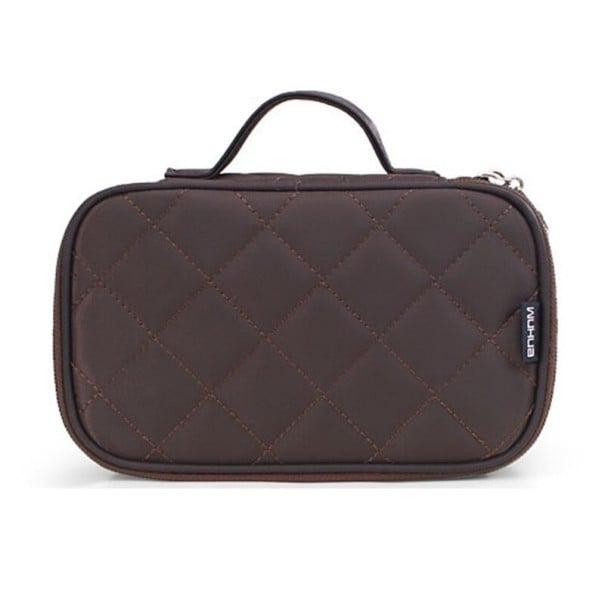 Dámská kosmetická taška s uchem Prošívaný vzor kosočtverců Materiál PVC a nylon Rozměry 12 x 8 x 20 cm Zapínání na zip Na cesty tmavě hnědá