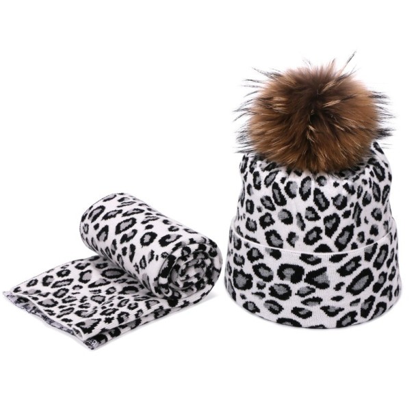 Dámská leopardí čepice s šálou bílá