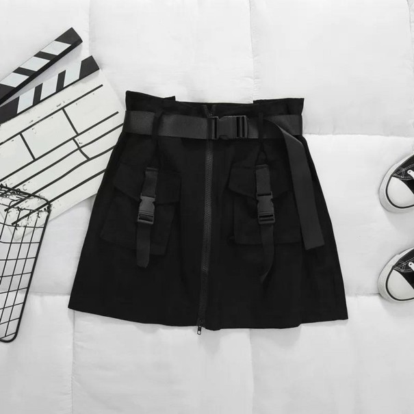 Dámska mini sukňa s vreckami a opaskom čierna S