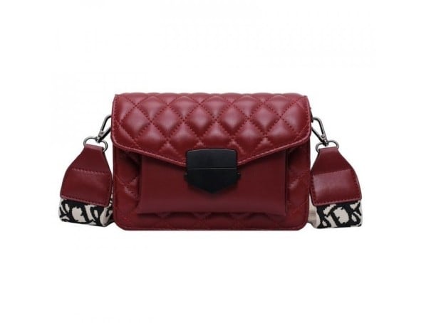 Dámska prešívaná kabelka cez rameno z umelej kože 20 x 15 x 6 cm Crossbody s klopou Široký vzorovaný popruh na kovových karabinách vínová