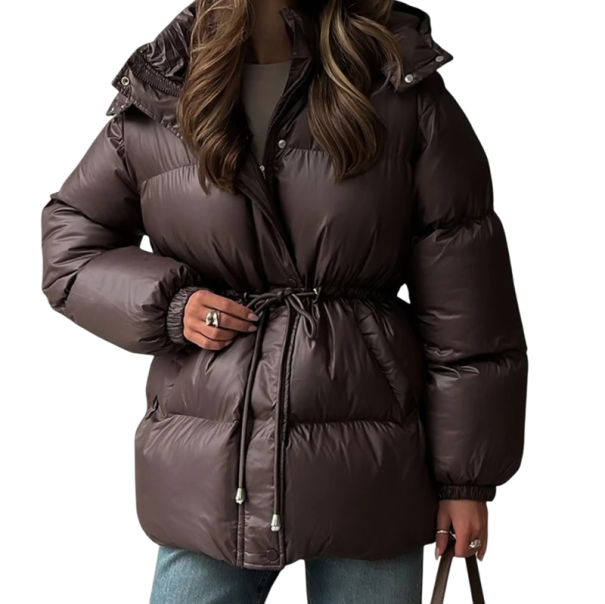 Dámská zimní bunda Kapuce Zapínání na zip a patenty Tkanička v pase Kapsy na ruce Teplý odolný polyester Pohodlná bunda na zimní období hnědá M