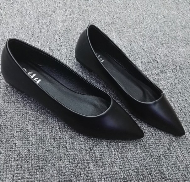 Dámske elegantné balerínky čierna 39