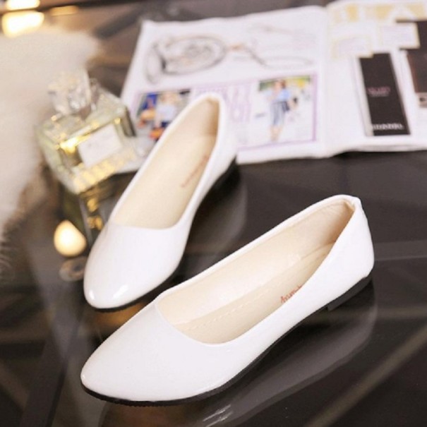 Dámske elegantné baleríny J3112 biela 40