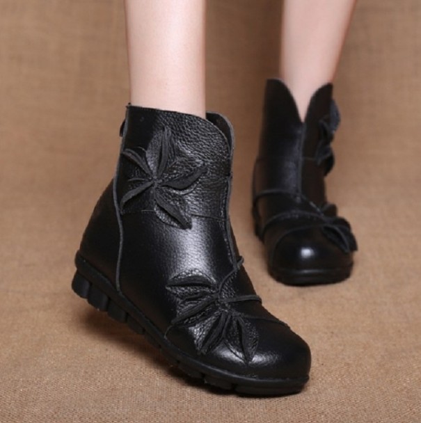 Dámské kožené boty s květinami J1720 černá 38
