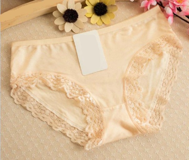 Dámske nohavičky s čipkou Valentina béžová L