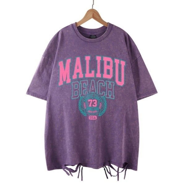 Dámske oversized tričko MALIBU BEACH s vintage potlačou a ozdobným viazaním Streetwear top Ležérna letná móda Štýlový voľnočasový fialová L
