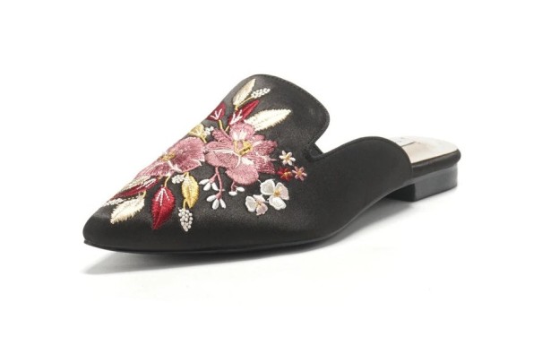 Dámske papuče s potlačou kvetín čierna 37