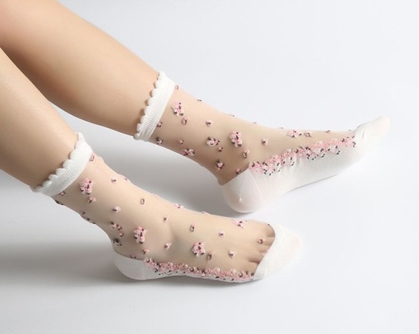 Dámske priesvitné ponožky s kvetinami biela