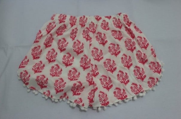 Dámské šortky s červenými květinami M