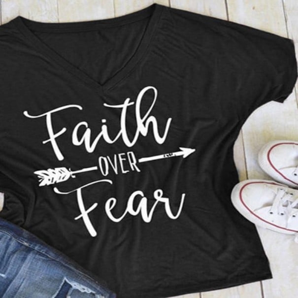 Dámské tričko s potiskem Faith Over Fear J2424 černá XL