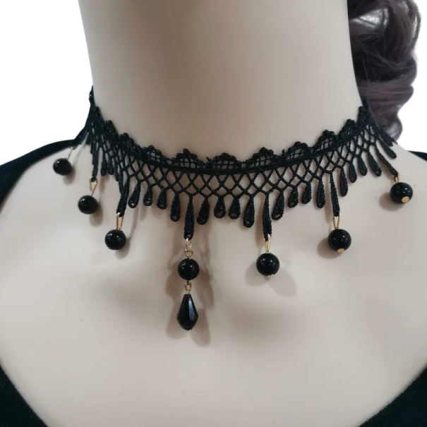 Damski koronkowy choker z wiszącymi koralikami i ozdobnymi elementami z zapięciem 32 + 5 cm naszyjnik koronka czarny na szyję dodatek 1